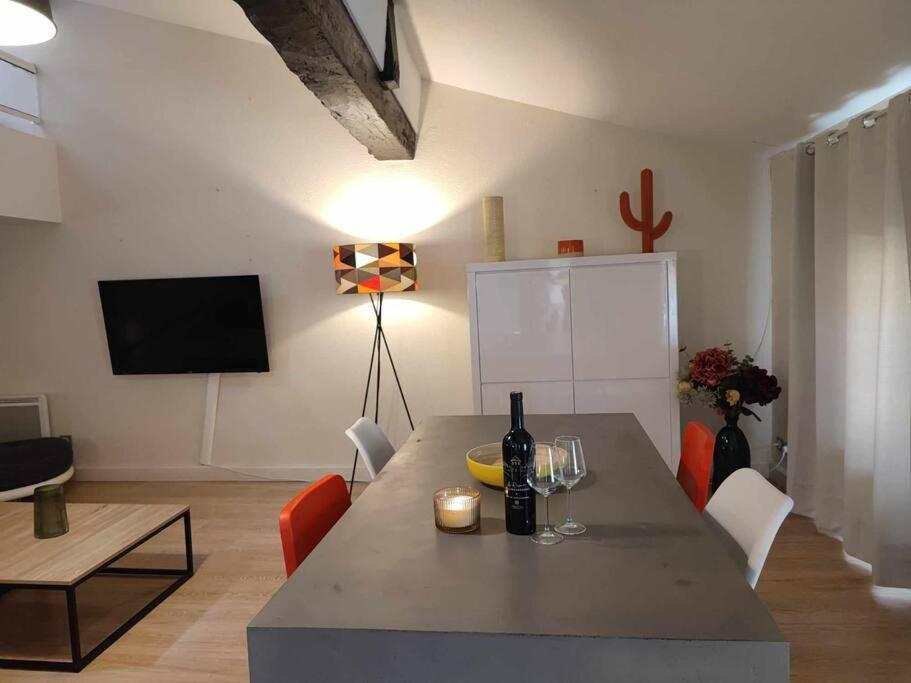 Charme De Victor Conciergeriedamecarcas Apartment Carcassonne Luaran gambar